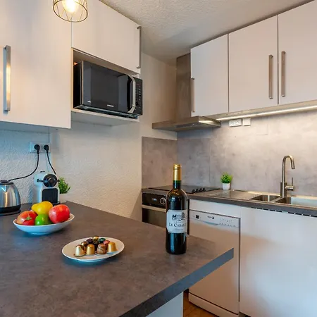 Apartment In-out - Heart Of Convenient Flat, Wifi 92